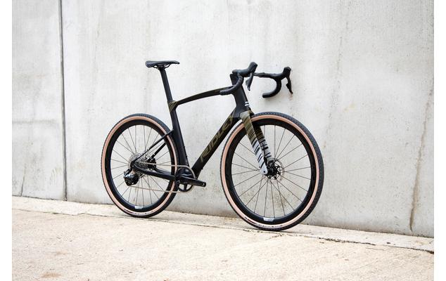 SBIKAFRID119_image1_2048x