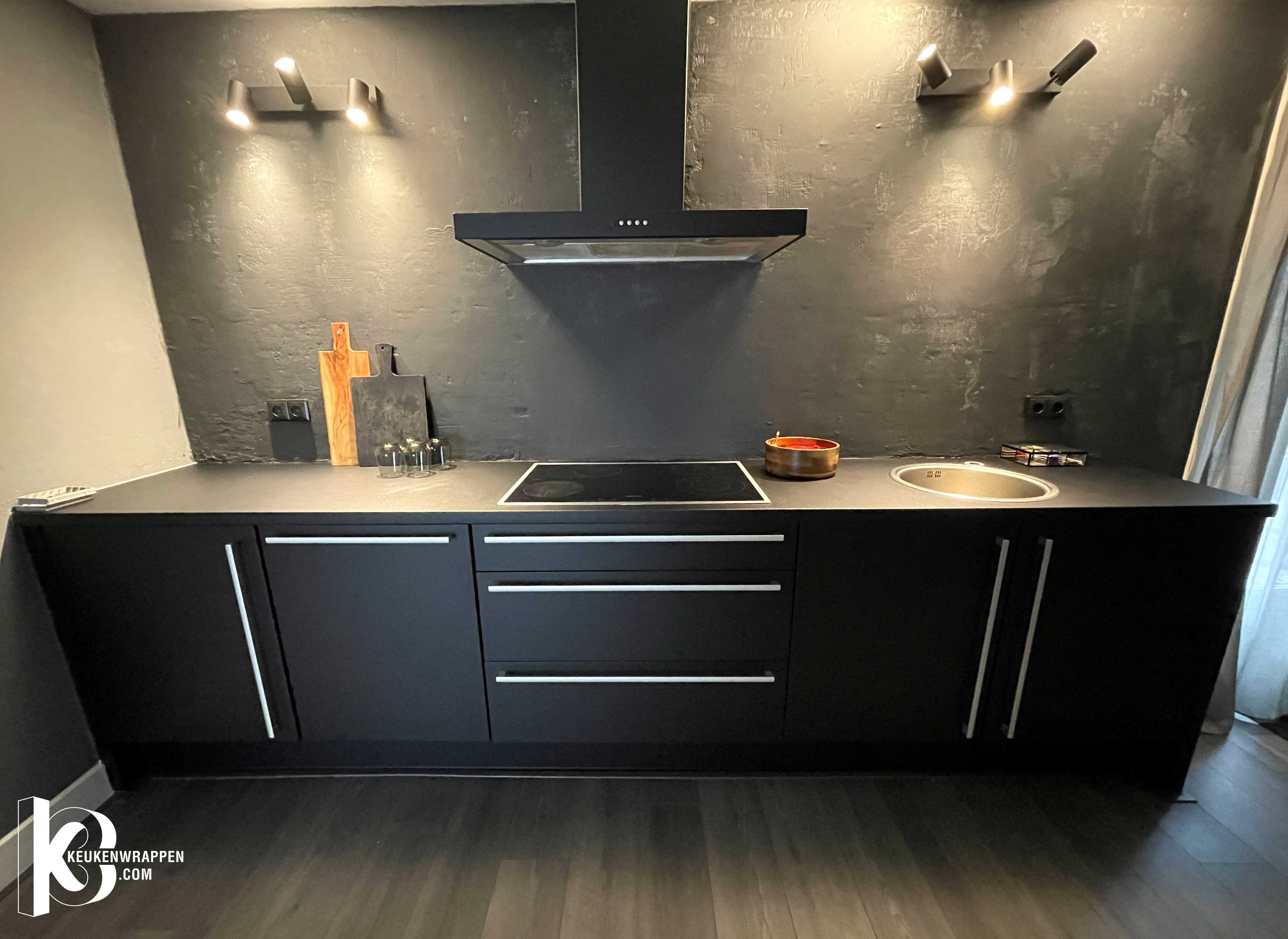B-mat-zwarte-design-keukenwrap.jpg