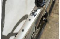 SBIKALRID081_image2_2048x