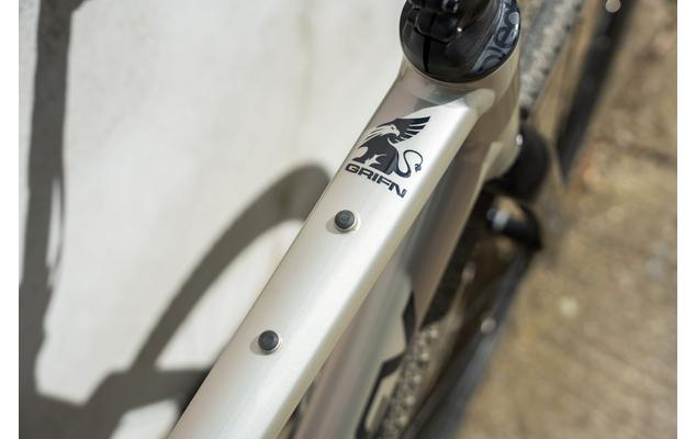 SBIKALRID081_image2_2048x