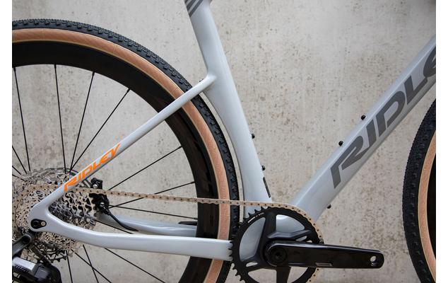 SBIKAFRID135_image6_2048x