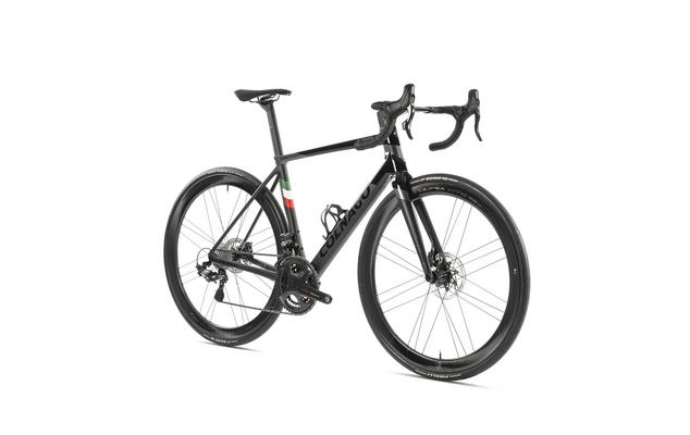 COLNAGO-C68 ALLROAD Nera-fondobianco-prospettiva1
