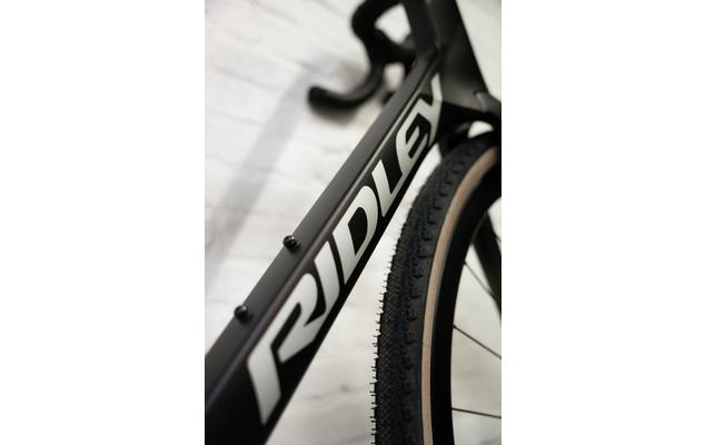 SBIKAFRID330_image5_2048x