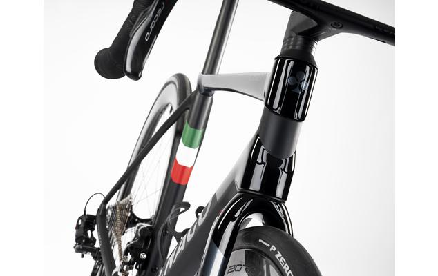 COLNAGO-C68 ALLROAD Nera-fondobianco-particolare4