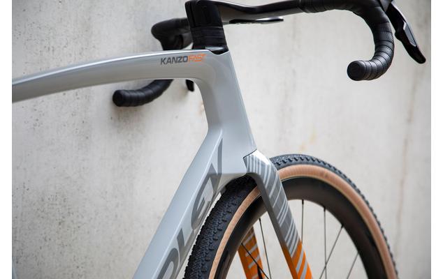 SBIKAFRID135_image5_2048x