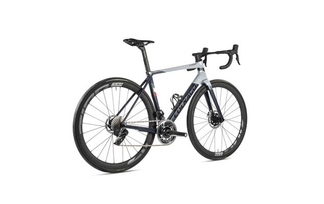 COLNAGO-C68 2023-fondobianco-prospettiva2
