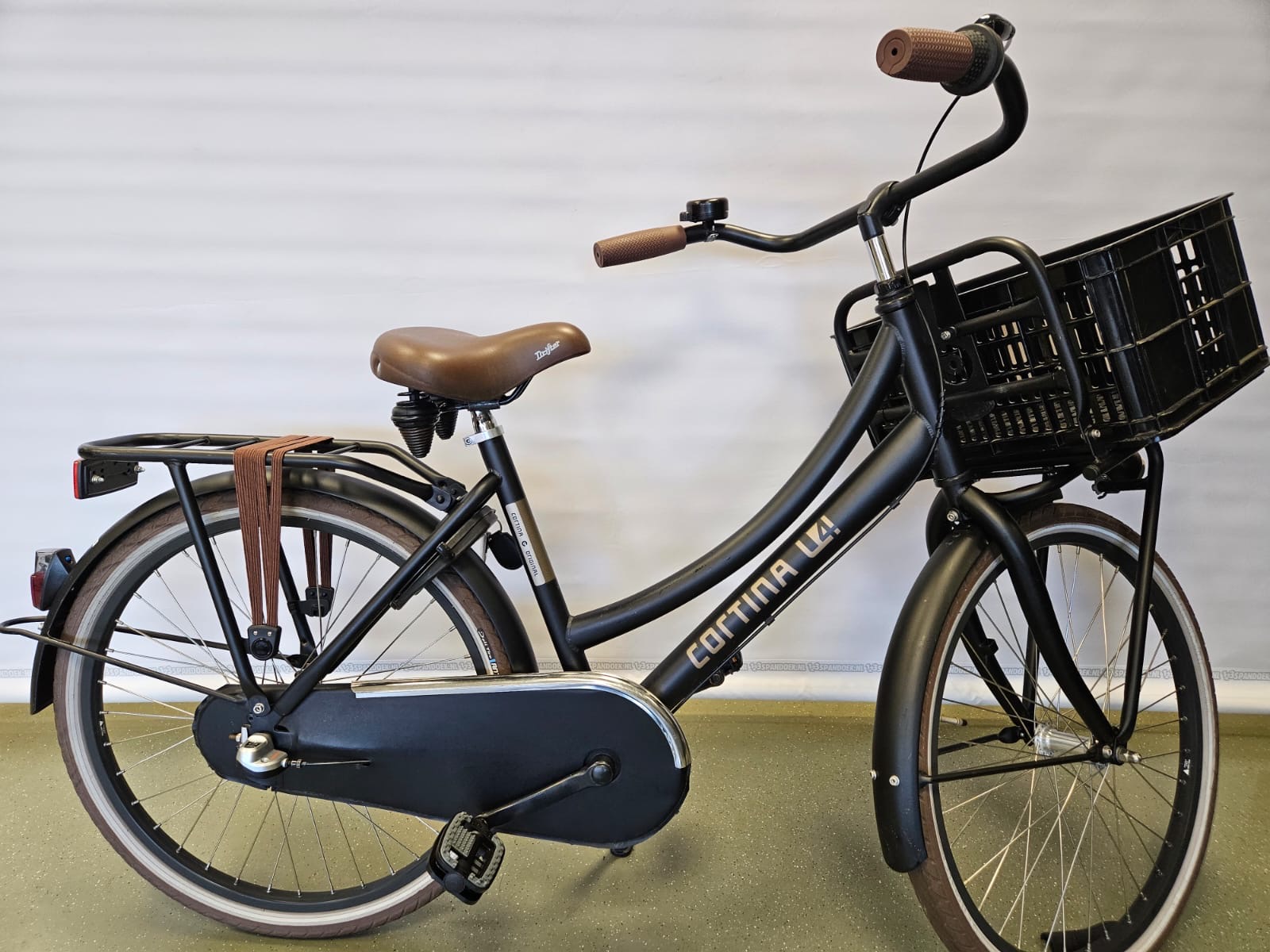 Cortina U4 24-inch mat zwart 15558