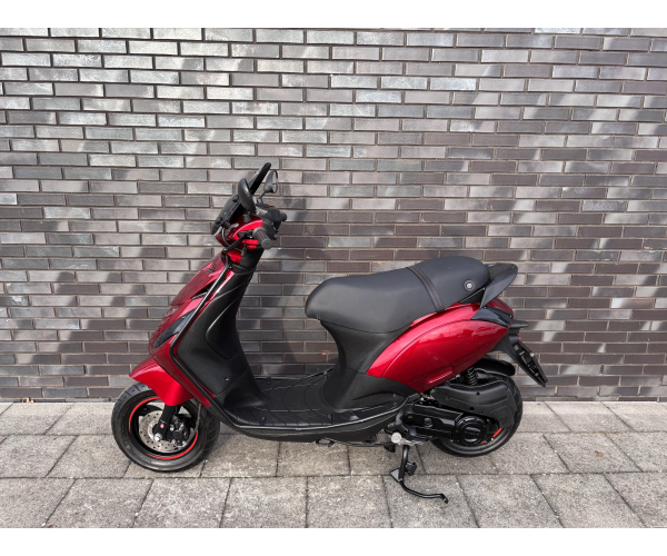 zip rood foto 3 2795