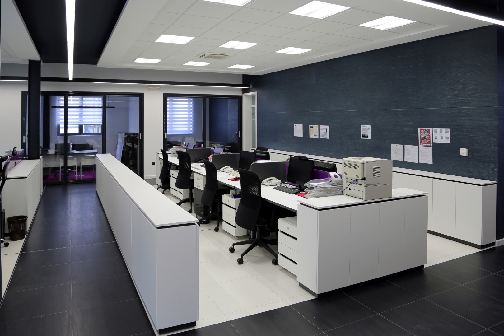 Muurdecoratie kantoor donker