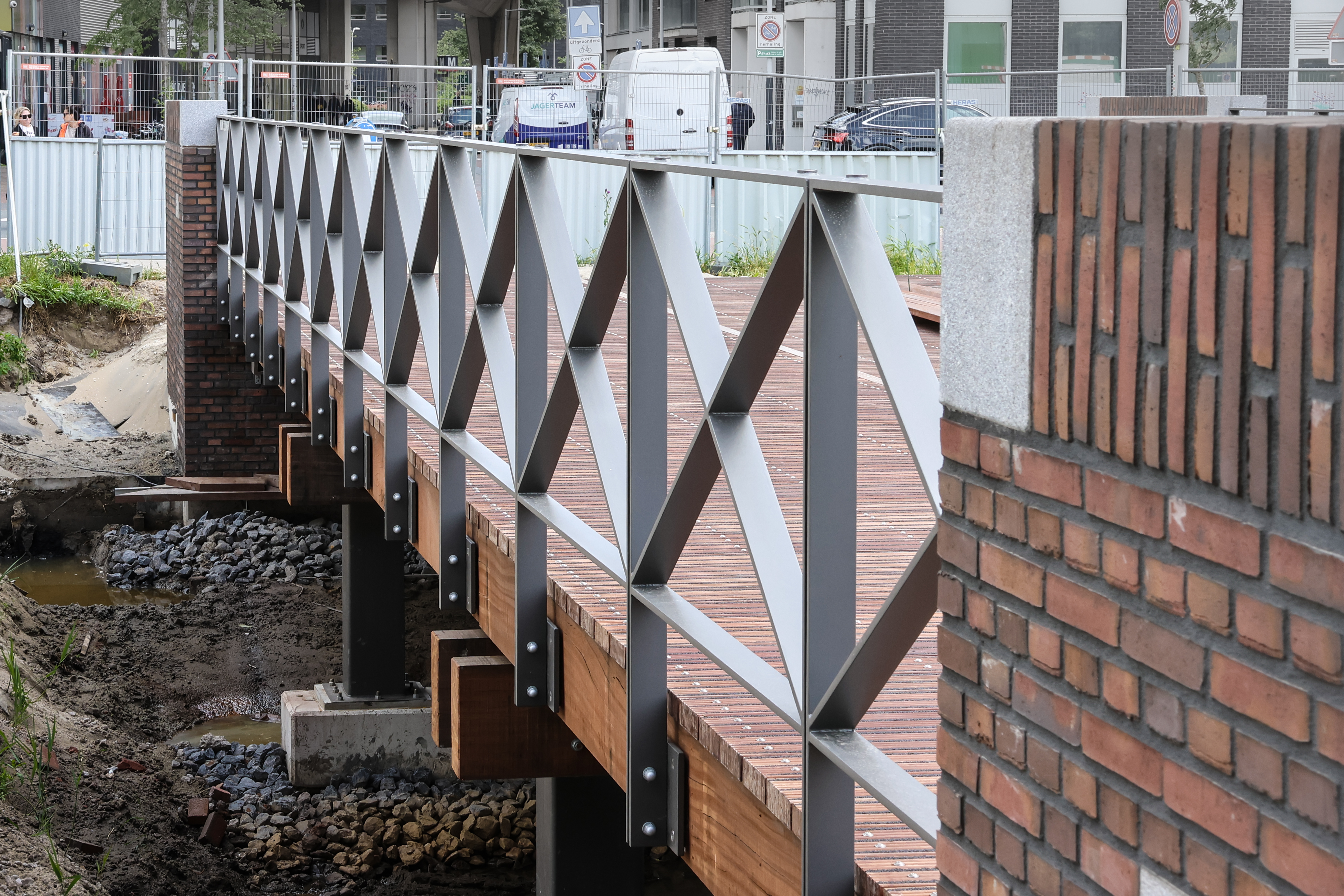 Marianne Meinema- en Dogtroepbrug Elzenhagen Amsterdam (Reimert Bouw en Infrastructuur)