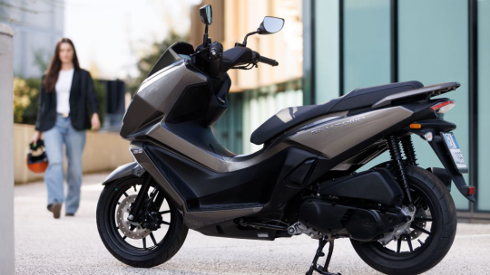 Hitte: bescherm het dashboardscherm van uw scooter