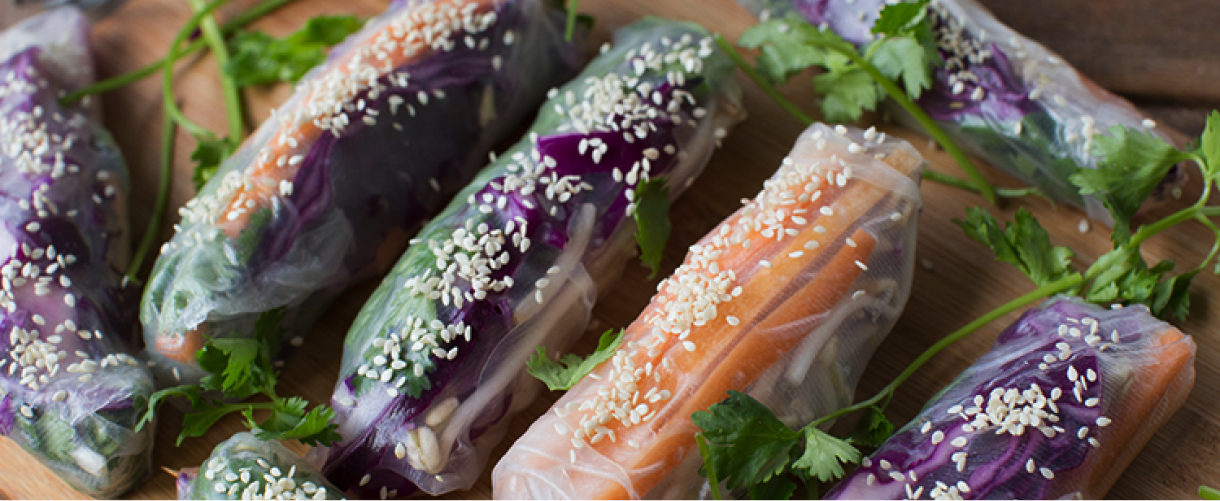 Recept: feestelijke koude loempia's met dressing
