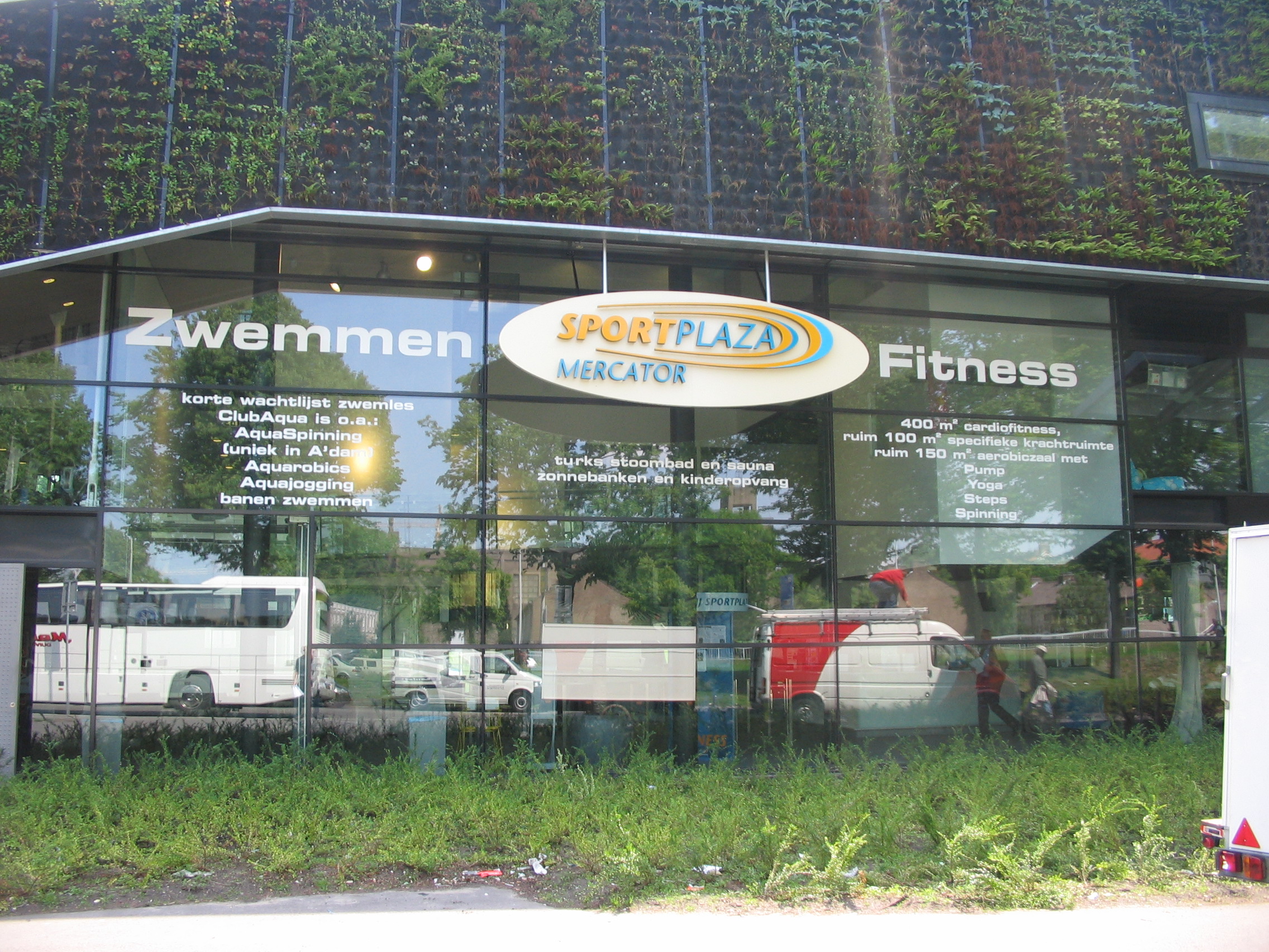 Gevelborden gevelreclame logoborden reclameborden sportplaza gevelbelettering