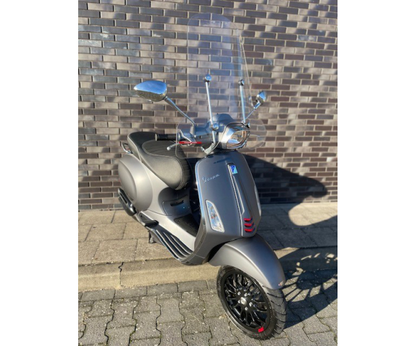 VespaSprintSgrijsvoor2795
