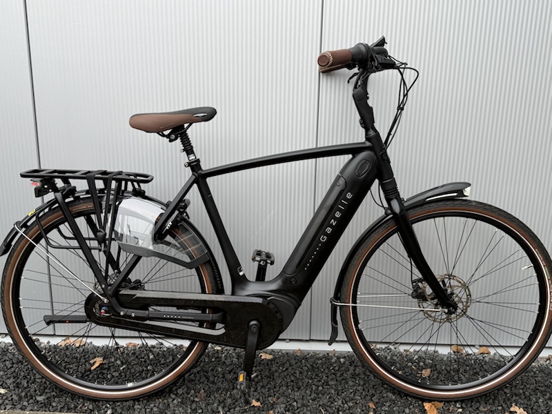 Grenoble 949 km. 400 wh