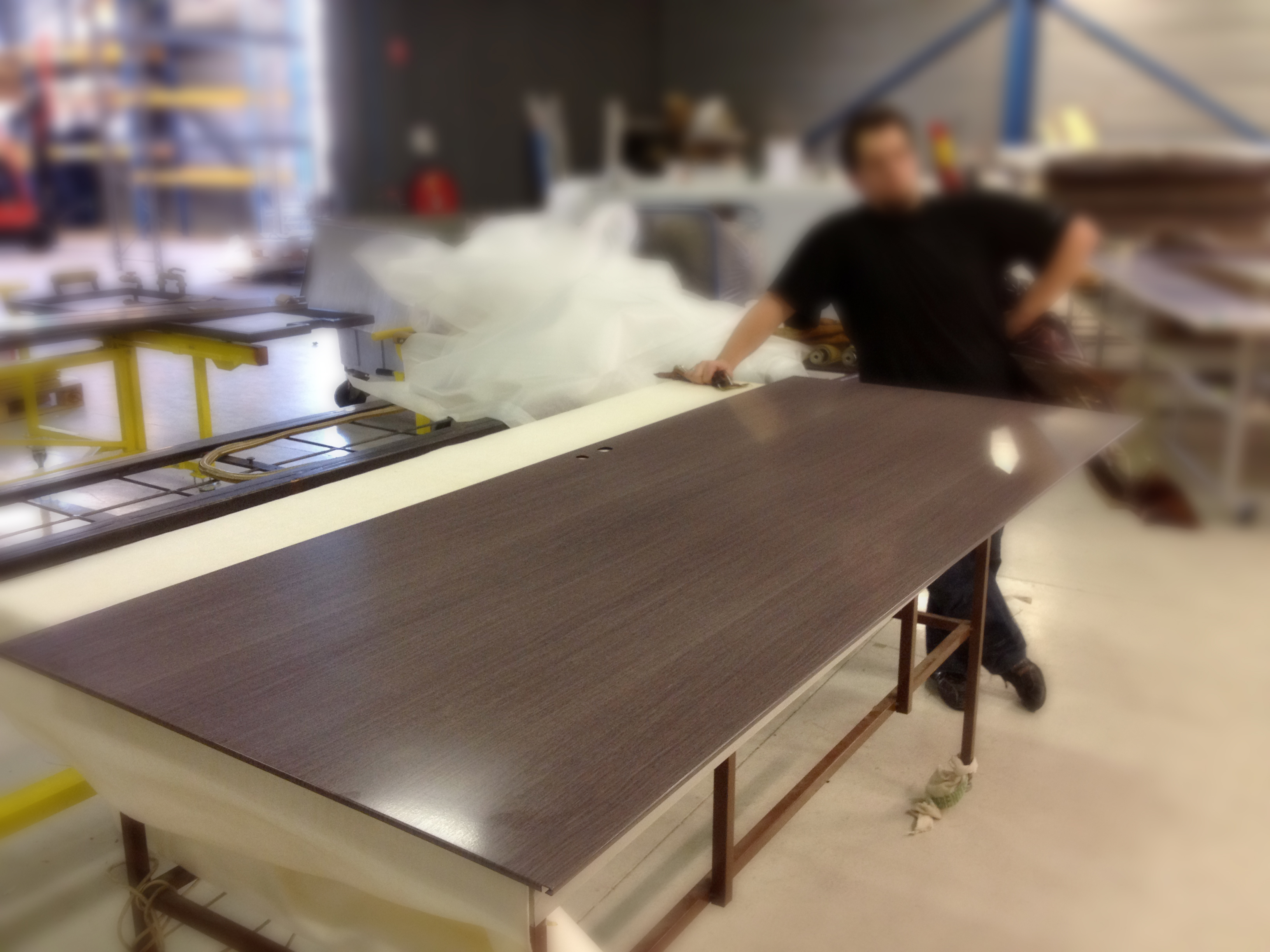 Voorbeelden sublimatie profielen houtstructuur vlak donker