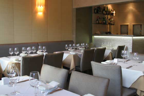 Muurdecoratie restaurant bruin