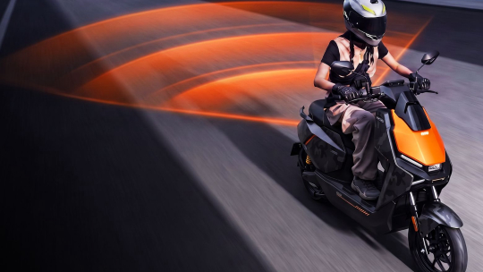 NIU - YADEA -  Ecooter - Piaggio - GOCCIA - Elektrische Scooters
