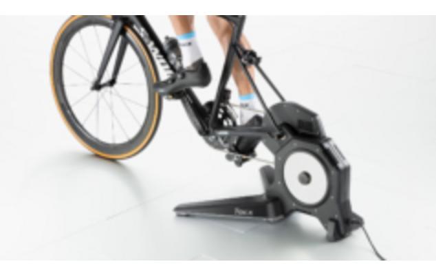 T2900S_Tacx-FLUX-Smart-bike-trainer_in-use_back_gallery-238x134