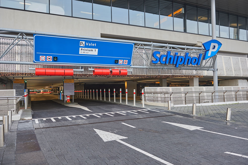 Schiphol P6 Valet Parking Ingang