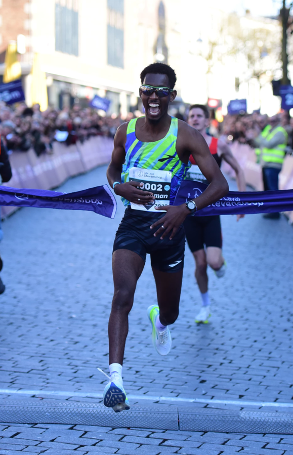 Abdi wint 10 km