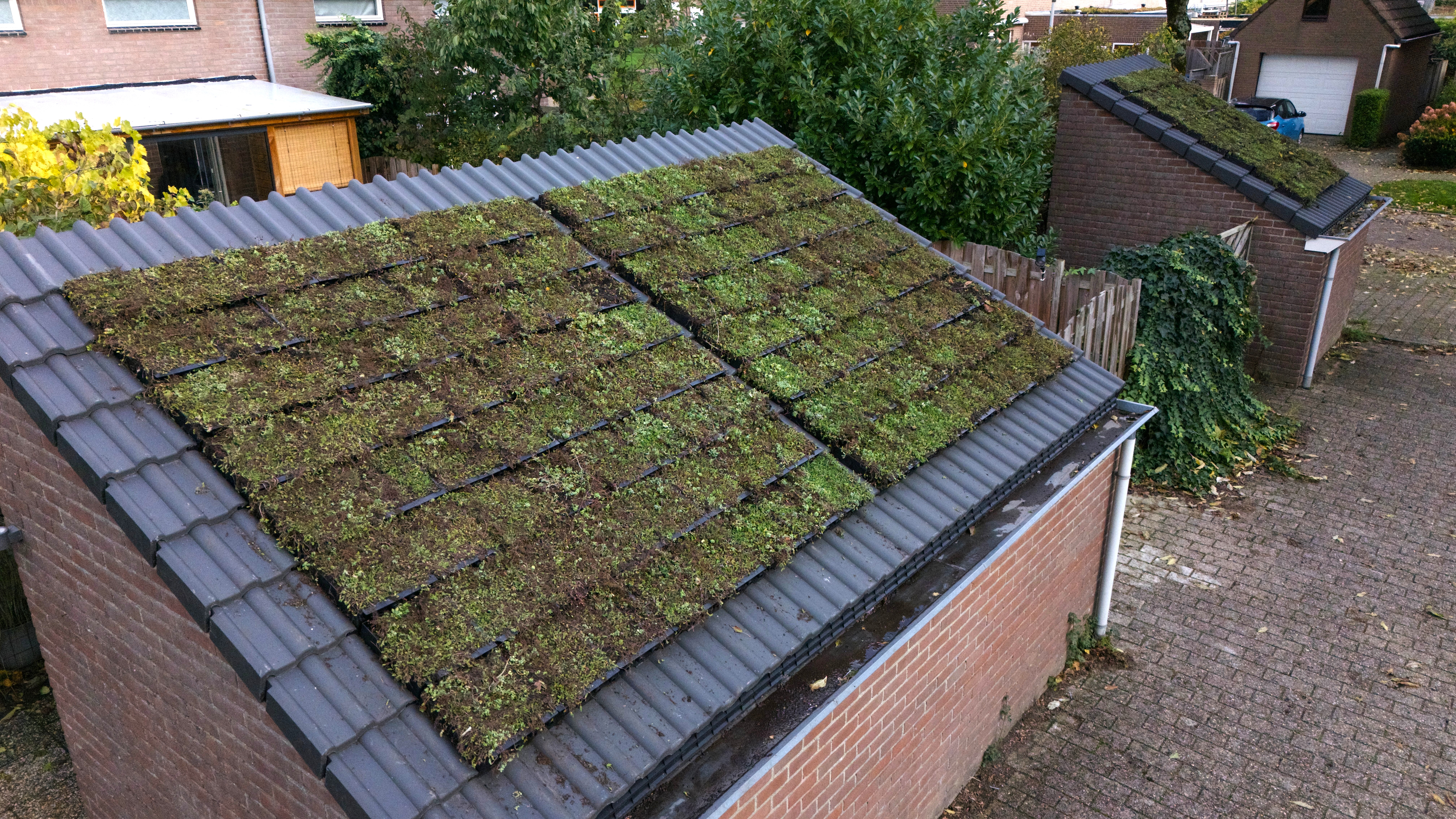 Houten verduurzaming 69 huurwoningen De Gilden (Zwitserloot Dak)