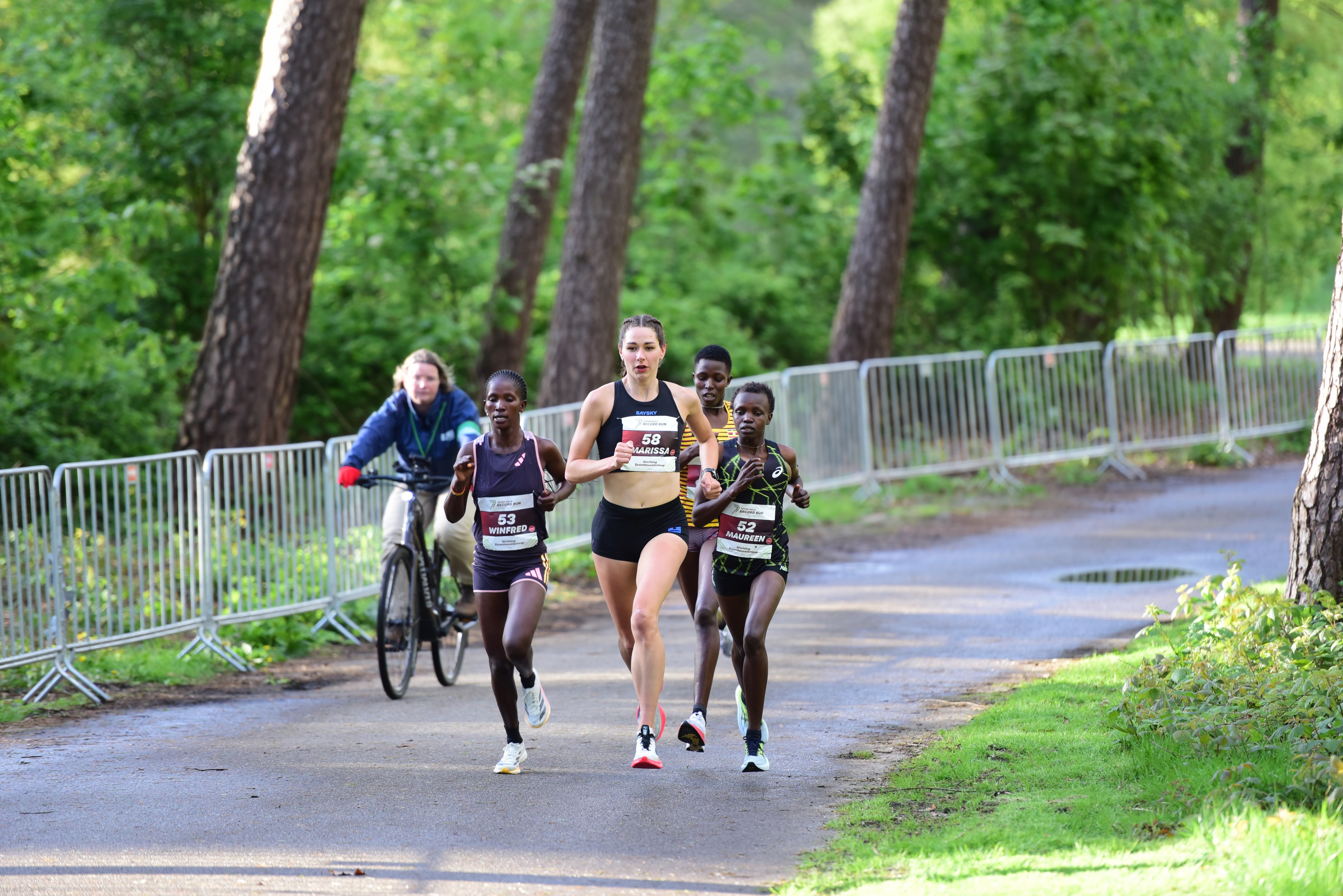 Seven Hills Record Run - elite vrouwen (Niels Jacobs)
