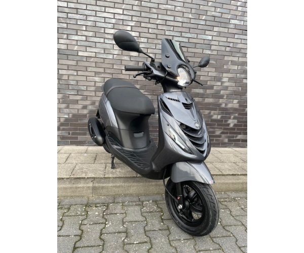 PiaggioZipE4IgetbromscVoor€2450.11mrt26