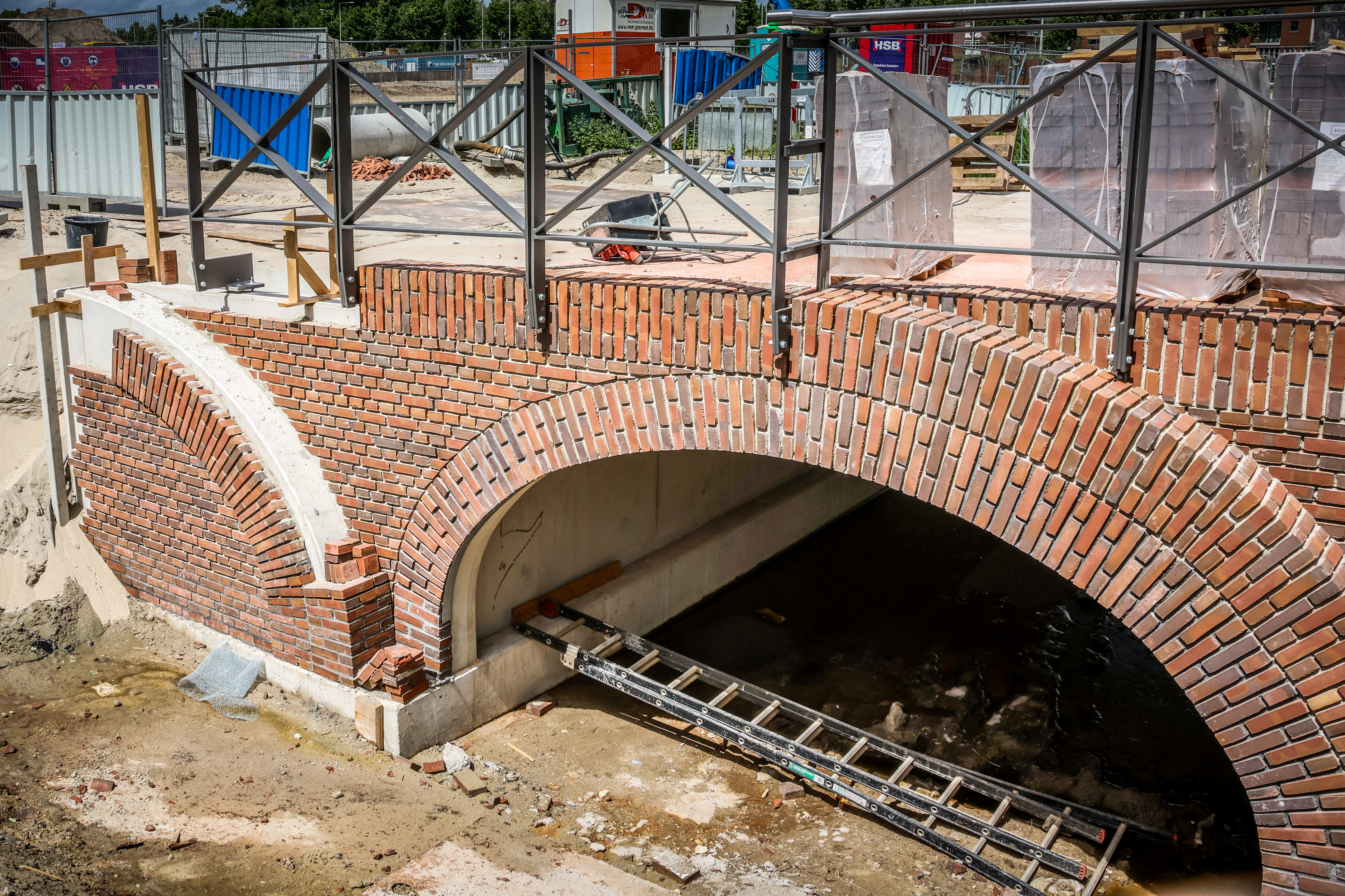 Marianne Meinema- en Dogtroepbrug Elzenhagen Amsterdam (Reimert Bouw en Infrastructuur)
