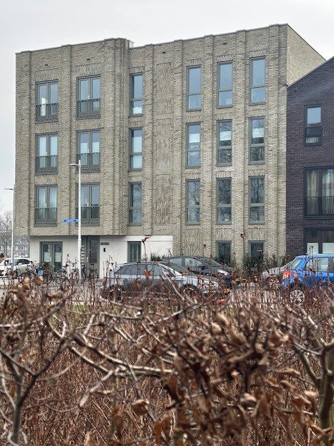 26 woningen en 8 appartementen De Omloop Utrecht (Bouwcombinatie Koopmans-Kelderman v.o.f. Enschede)