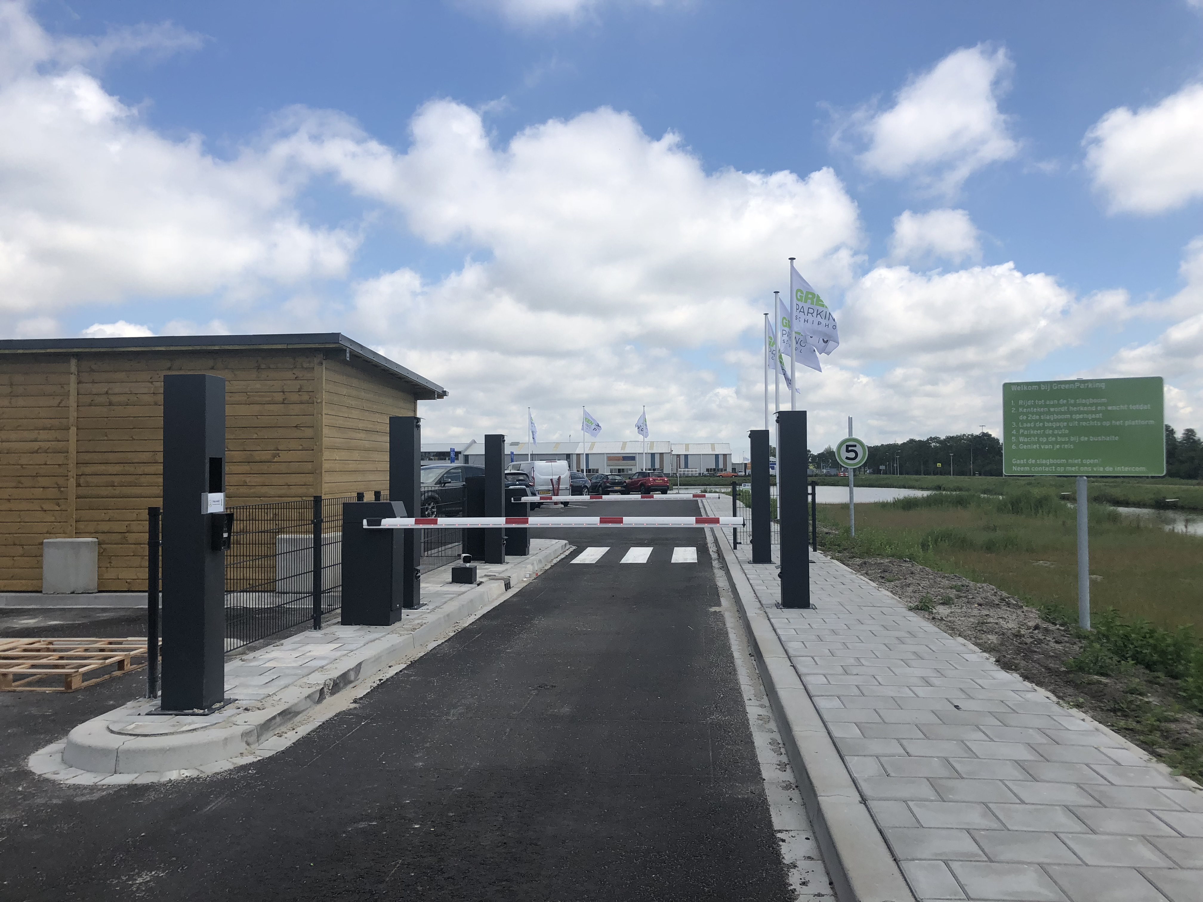 Green Parking Schiphol Ingang Parkeerterrein