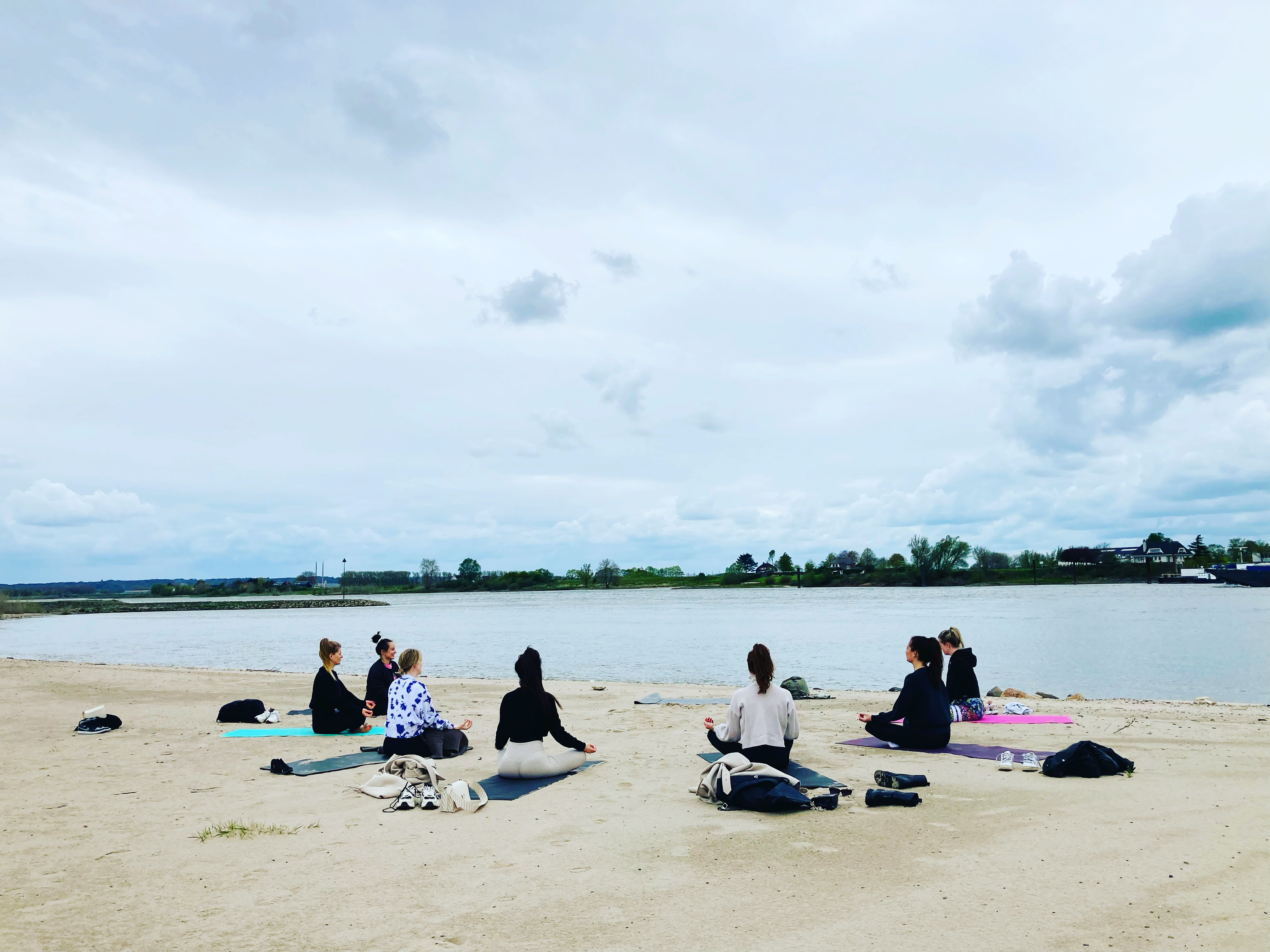 Yoga in de Millinger Theetuin