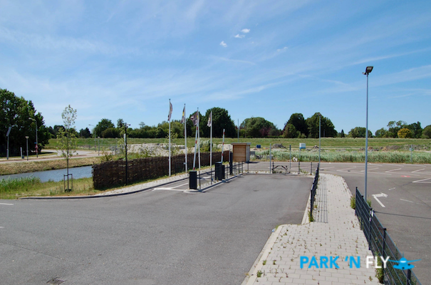 ParknFly Uitgang Parkeerterrein