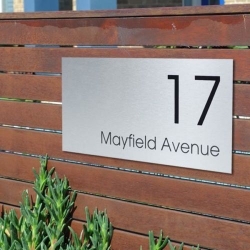 Huisnaambord aluminium modern