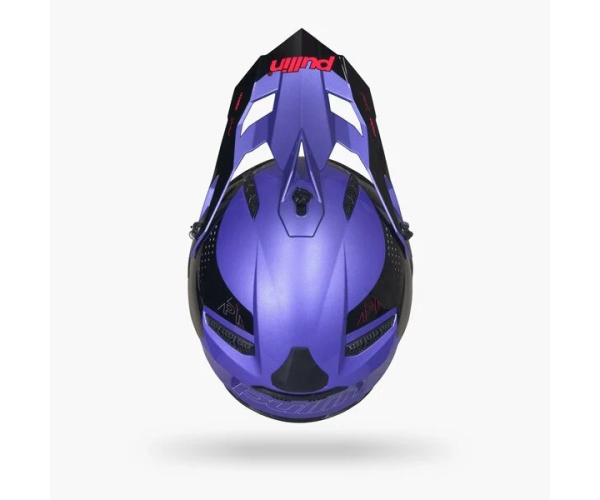 graphic-pull-in-helmet-absolut-sky3.okt26