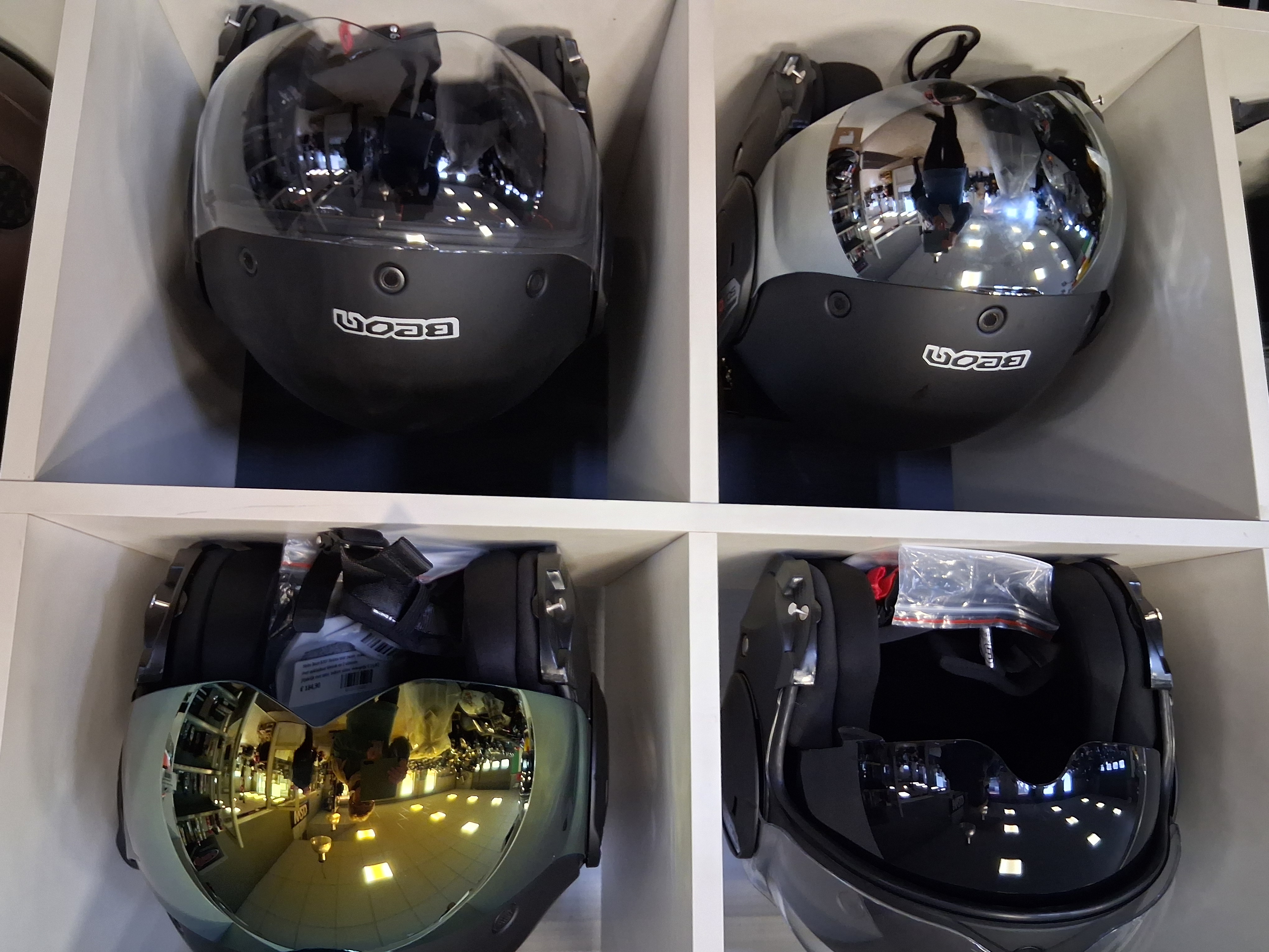 Reverse helm Stratos B707 Beon mat zwart  met iridium vizier